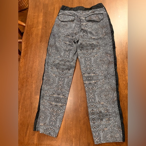 Lululemon rise and shine trouser - Picture 8 of 9